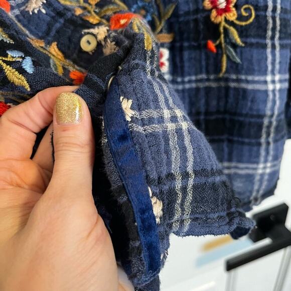 Johnny Was Floral Embroidered Cotton Gauze Button Down Plaid Shirt Blue Pink S - Picture 7 of 9